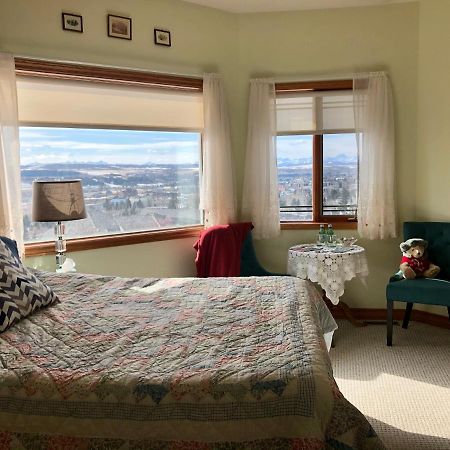 Rocky Mountain View Bed & Breakfast Cochrane Extérieur photo