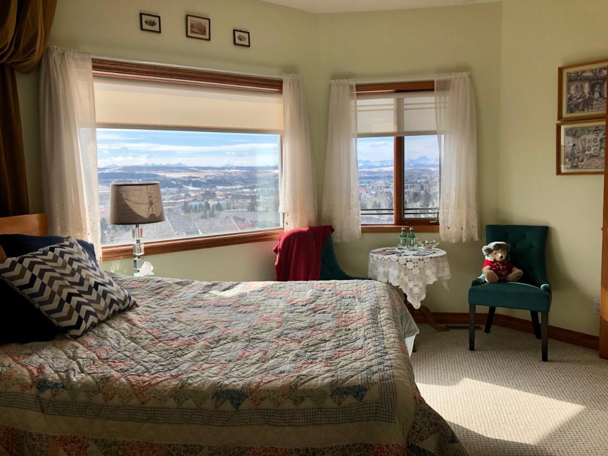 Rocky Mountain View Bed & Breakfast Cochrane Extérieur photo