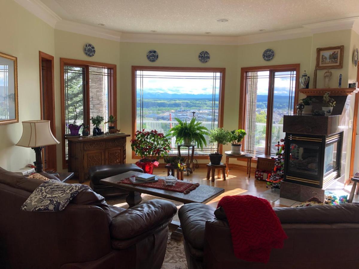 Rocky Mountain View Bed & Breakfast Cochrane Extérieur photo
