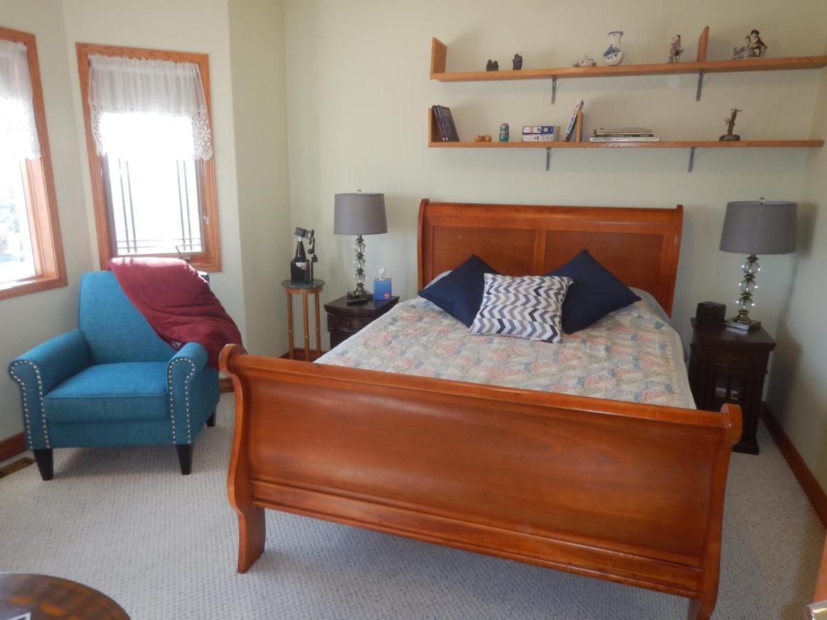 Rocky Mountain View Bed & Breakfast Cochrane Extérieur photo