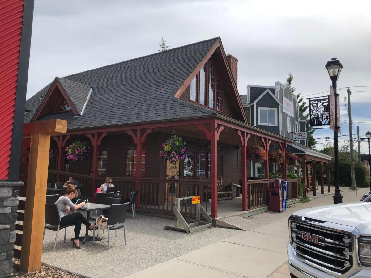 Rocky Mountain View Bed & Breakfast Cochrane Extérieur photo