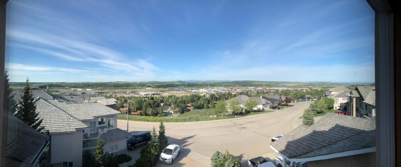 Rocky Mountain View Bed & Breakfast Cochrane Extérieur photo