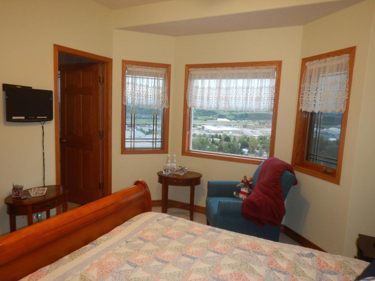 Rocky Mountain View Bed & Breakfast Cochrane Extérieur photo