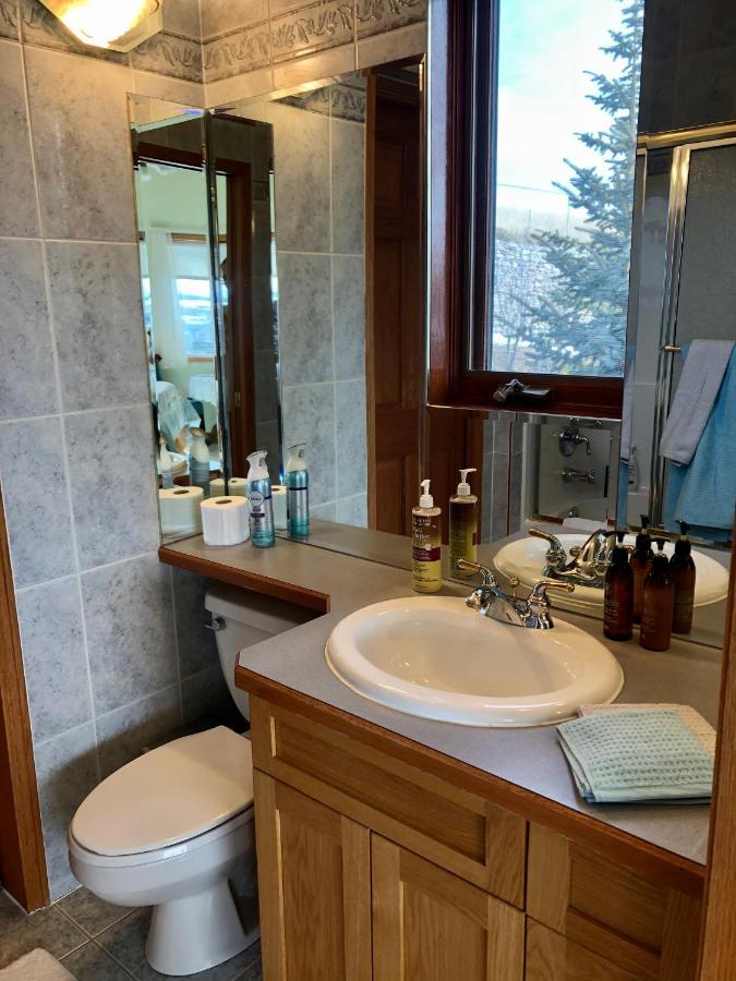 Rocky Mountain View Bed & Breakfast Cochrane Extérieur photo