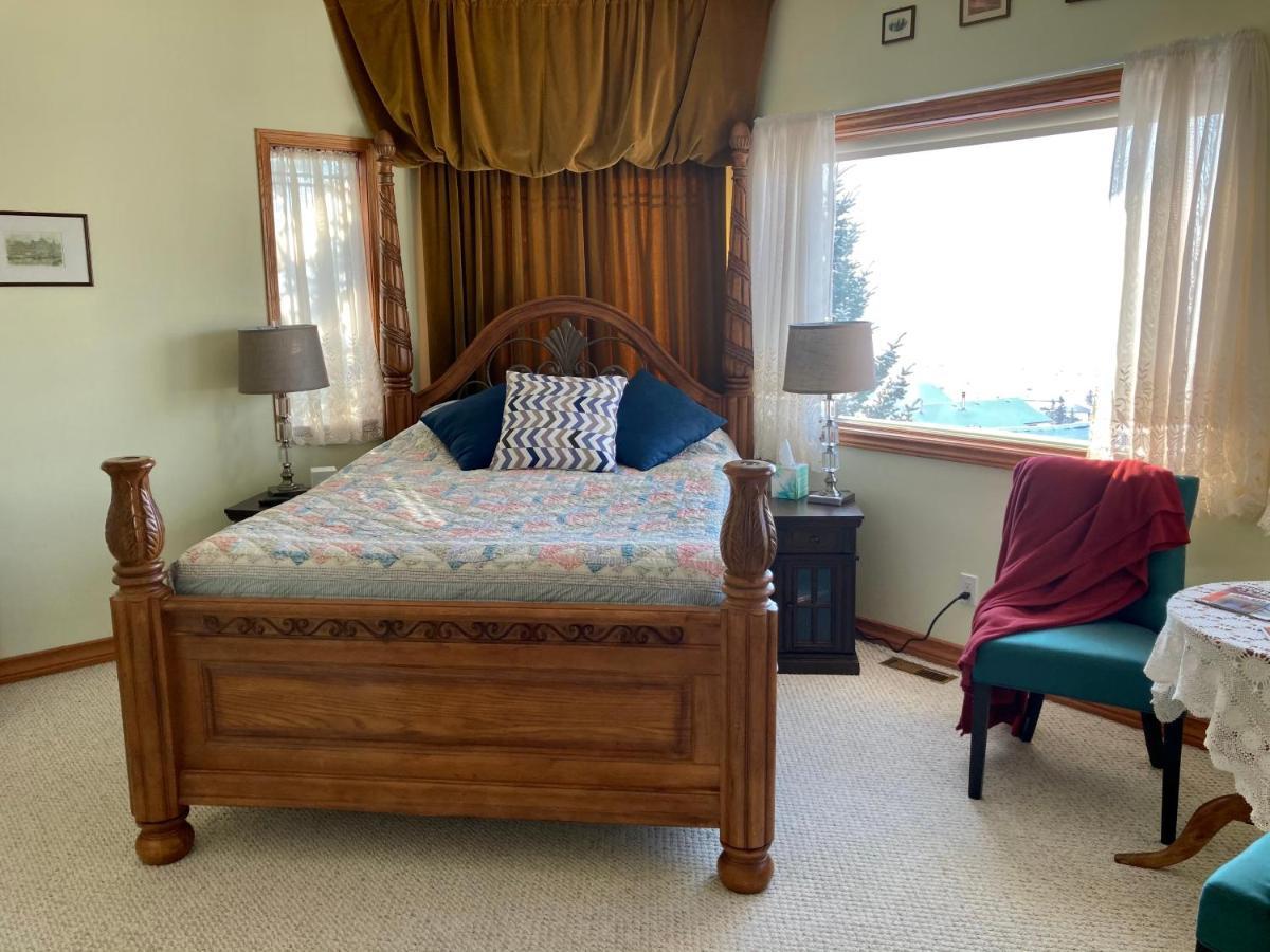 Rocky Mountain View Bed & Breakfast Cochrane Extérieur photo